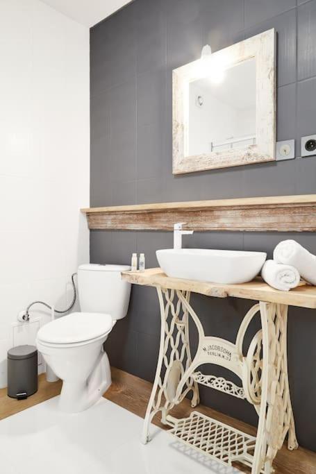 Househost Apartment: Jozefa Dietla 73/7 クラクフ エクステリア 写真